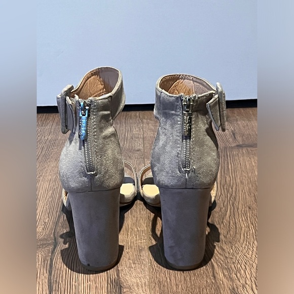 Grey block heels size 7 - Picture 3 of 5